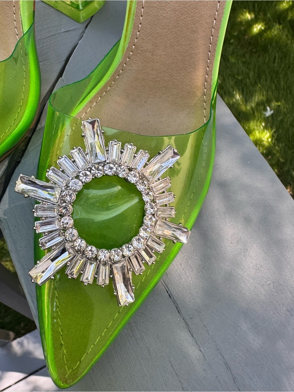 Lulu's Neon Green Crystal Sunburst Pointed Toe Heels size 7 - Picture 3 of 7